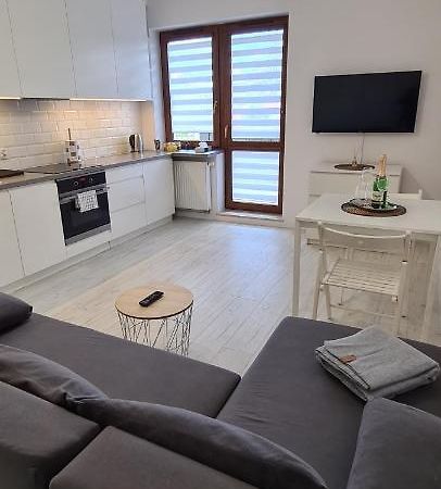 44 - Apartamenty Siedlce - Nowy Apartament W Centrum Przy Ul Czerwonego Krzyza Exteriör bild