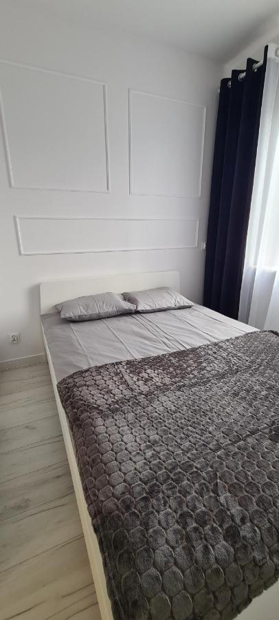 44 - Apartamenty Siedlce - Nowy Apartament W Centrum Przy Ul Czerwonego Krzyza Exteriör bild