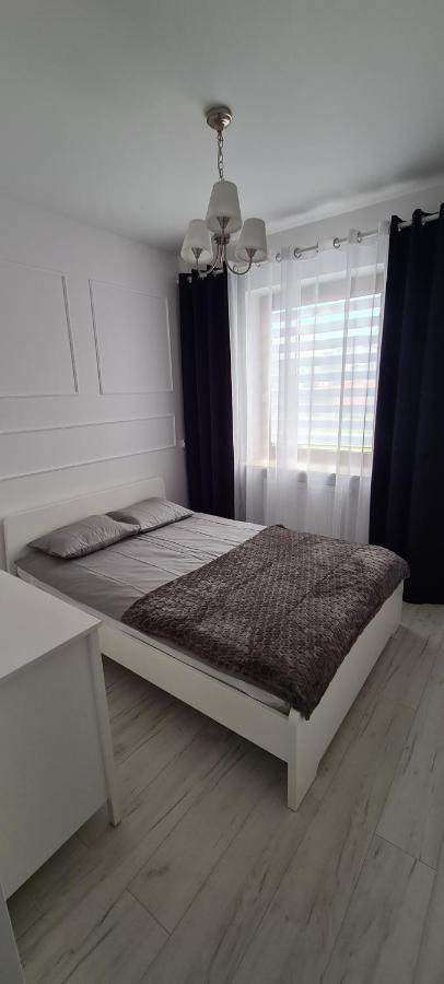 44 - Apartamenty Siedlce - Nowy Apartament W Centrum Przy Ul Czerwonego Krzyza Exteriör bild